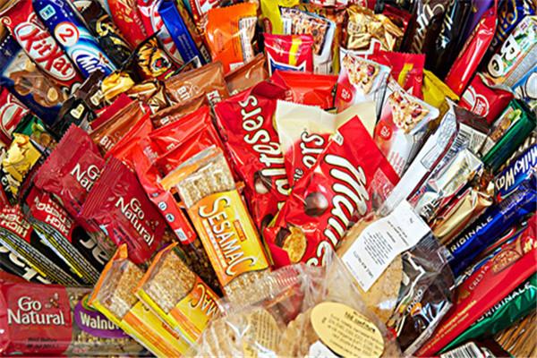 喜多福 休閑食品與藥品零售的雙重奏
